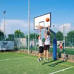 ريزيدنس بونتا سبين منتزه العطل 4*